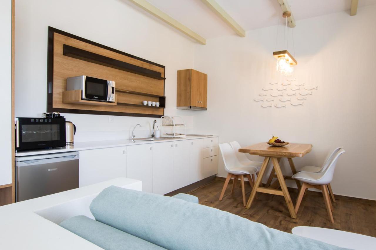 Theros Luxury Villas Damatria 外观 照片